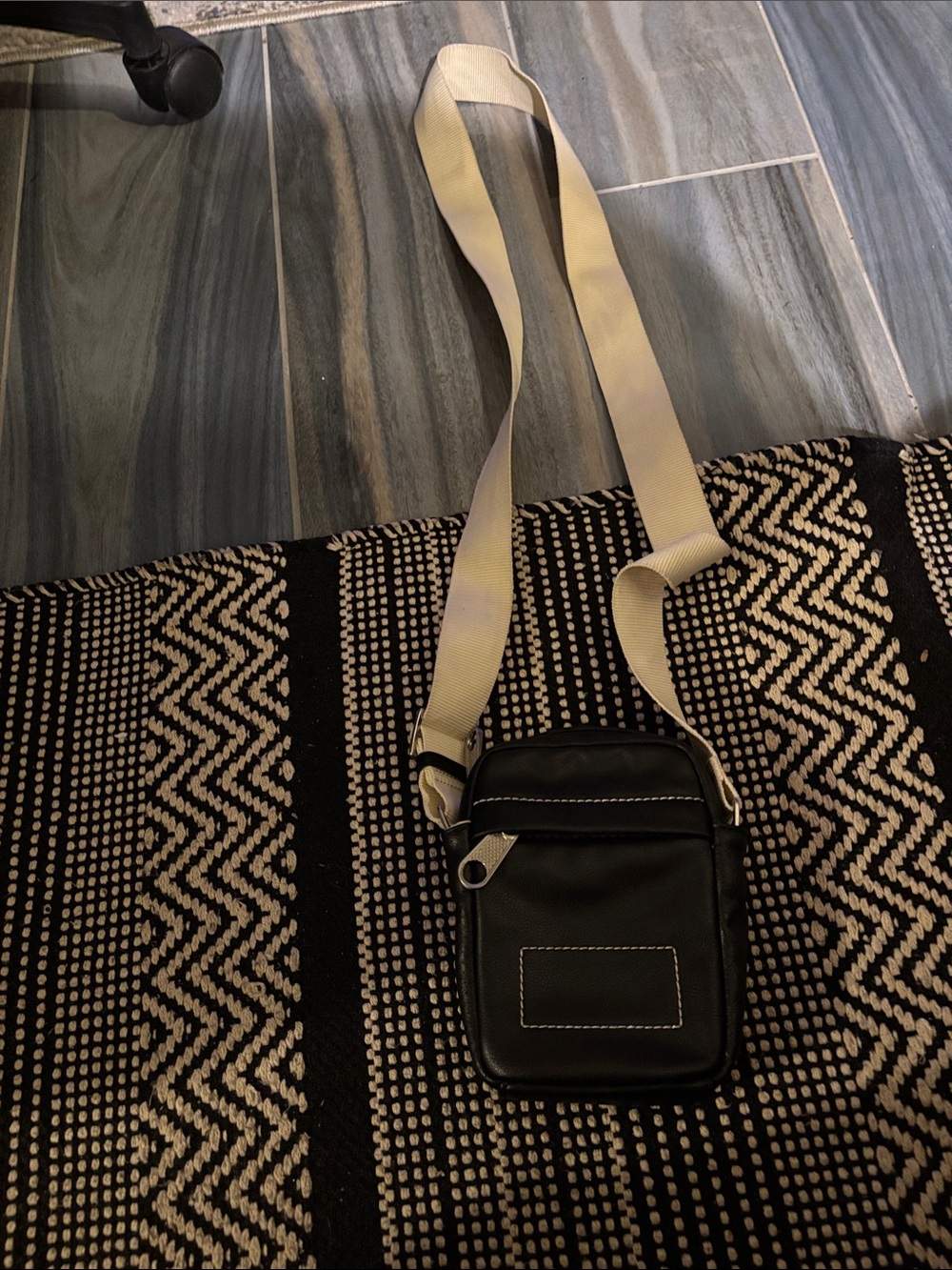 Zara Black Mini Crossbody Bag with Cream Strap - Picture 2 of 10